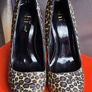 Leopard Print Women's Pumps - Stylish Animal Print Heels